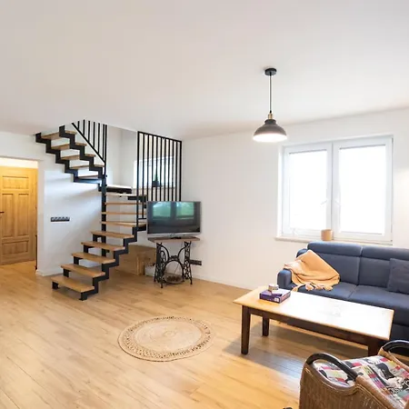 Blekit Jeziora Сasa de vacaciones Przystajne