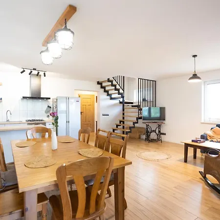 Blekit Jeziora Сasa de vacaciones *